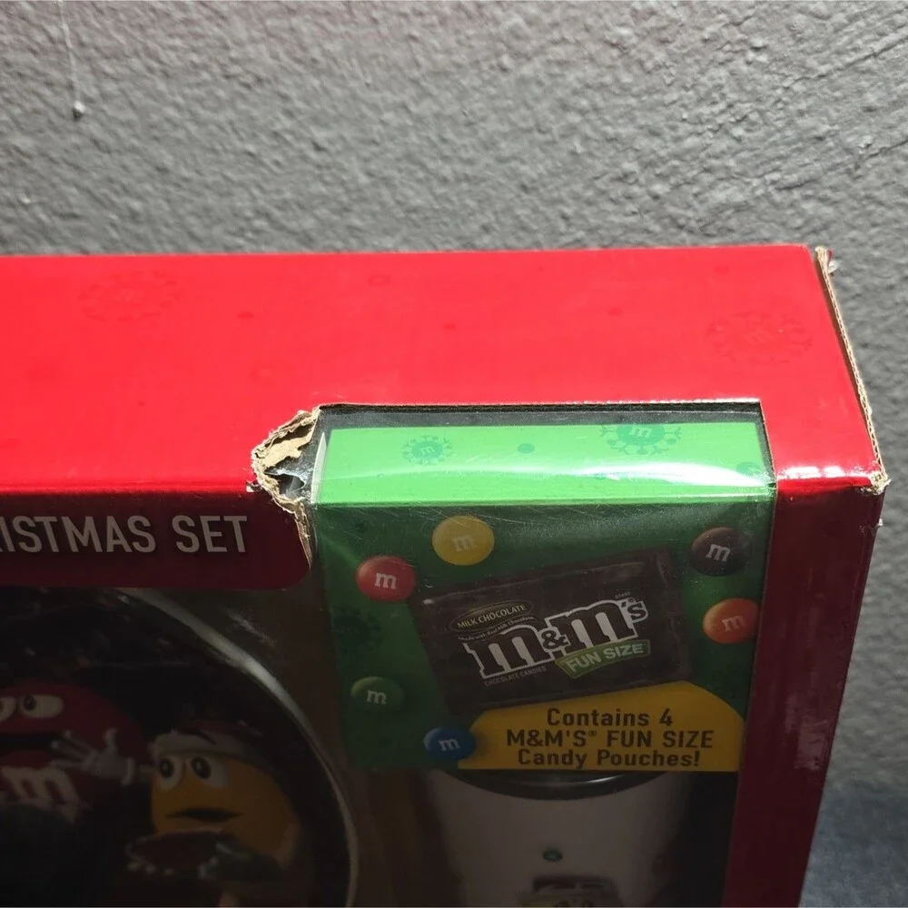 M&M's Night Before Christmas Set Plate & Glass w/ 4 Fun Size Candy Pouches